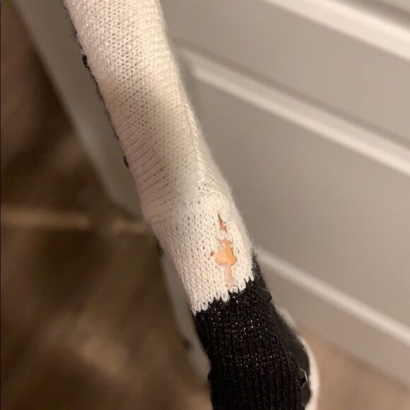 🎉1 hr sale 🎉black & white sweater - Picture 8 of 8